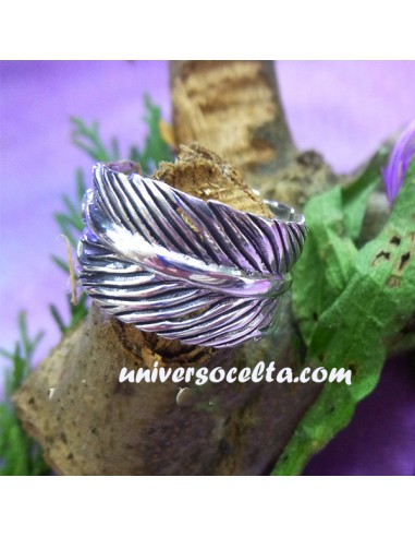 Anillo en forma de Pluma de la Libertad